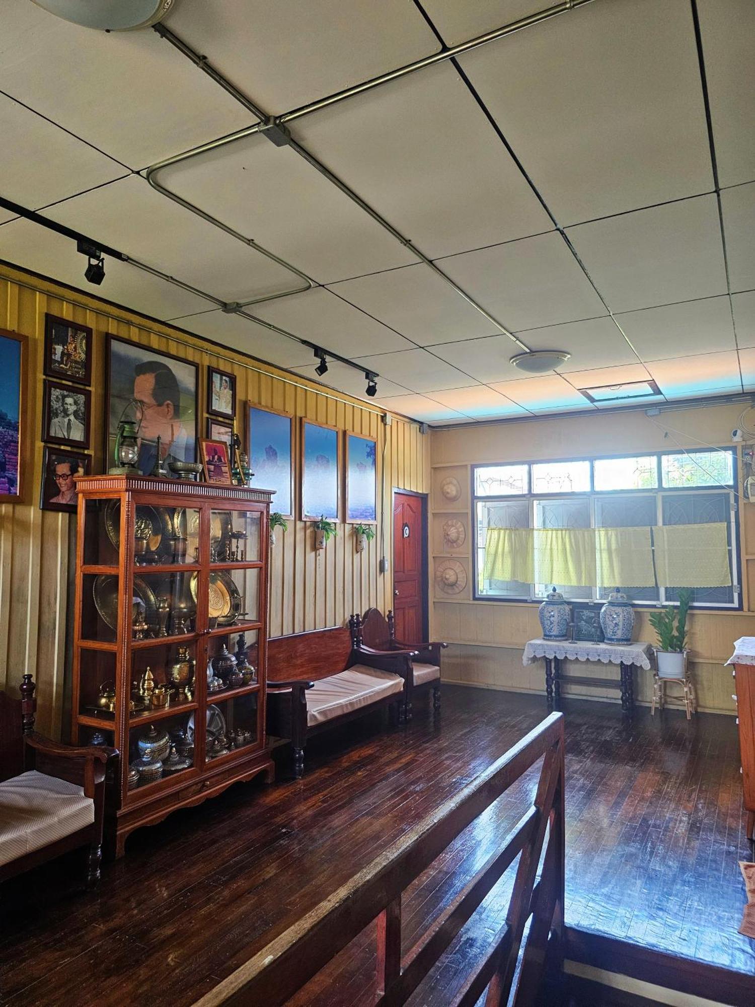 Banchan Hostel Аюттхая Экстерьер фото