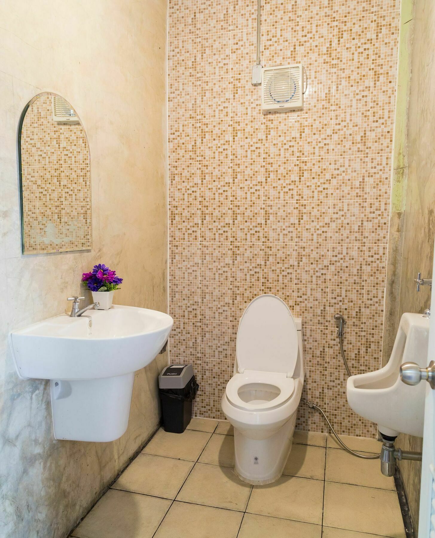 Banchan Hostel Аюттхая Экстерьер фото