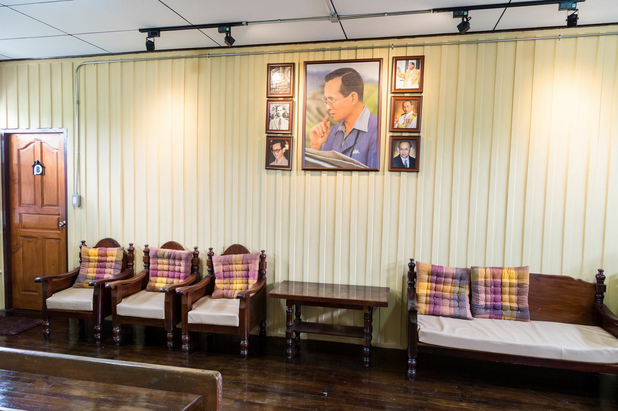 Banchan Hostel Аюттхая Экстерьер фото
